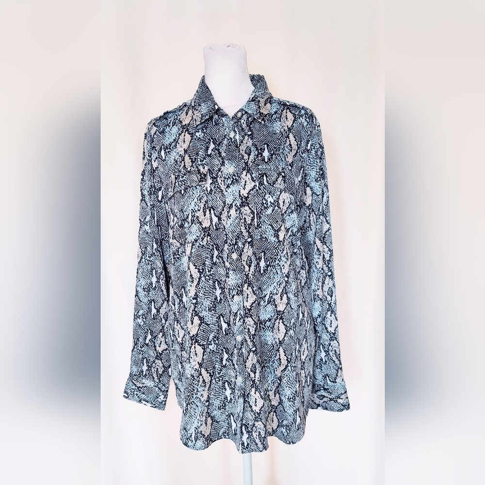 Banana Republic Dillon Button Down Shirt Blue Snakeskin Womens Medium